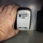 Schlüsseltresor im Briefkasten mit Klettband – Master Lock 5401